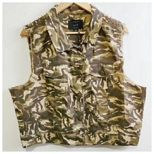 NWOT Iris los Angeles studded vest